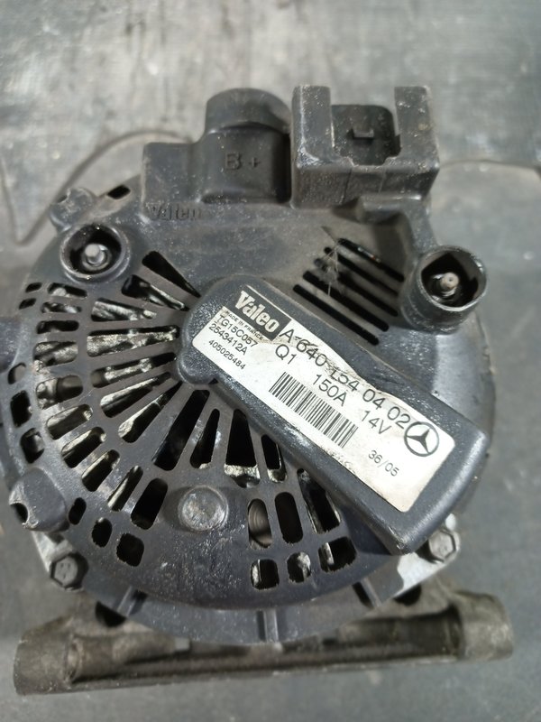 Alternador MERCEDES A6401540402