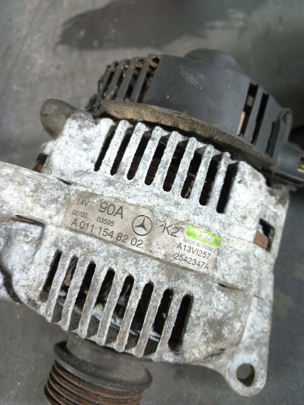 Alternador MERCEDES A0111548202