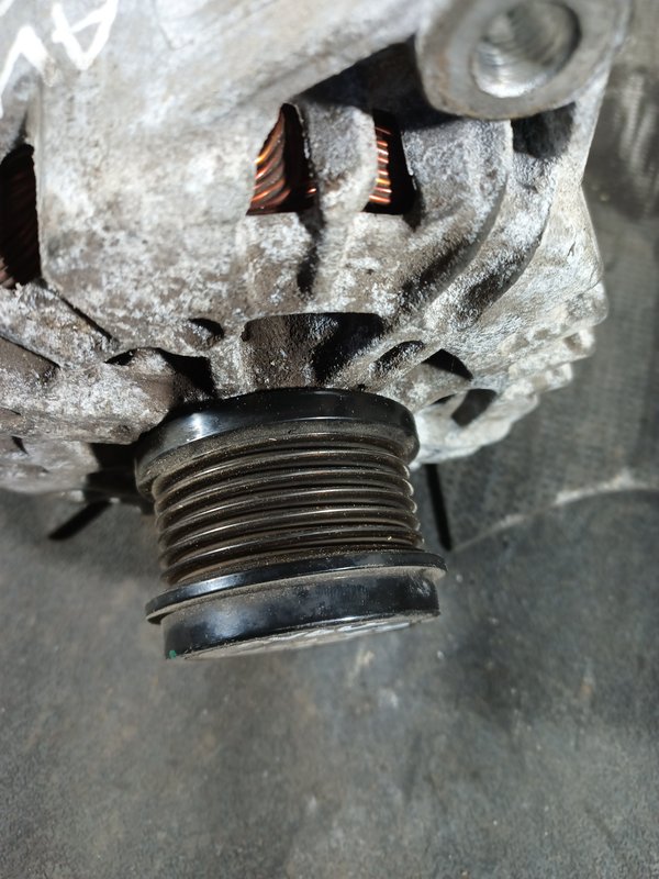 Alternador FORD 1.6 TDCi / 1.5 TDCi AV6N10300GC