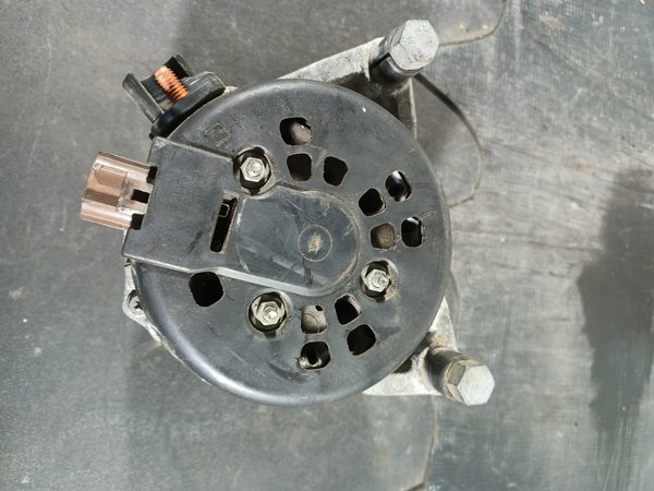 Alternador FORD 1.6 TDCi 3M5T10300PD