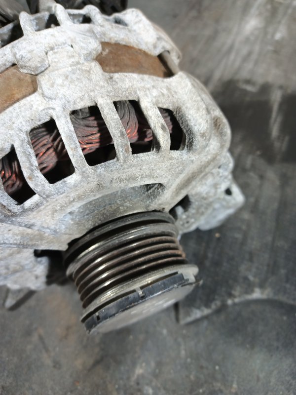 Alternador VOLVO 31288879