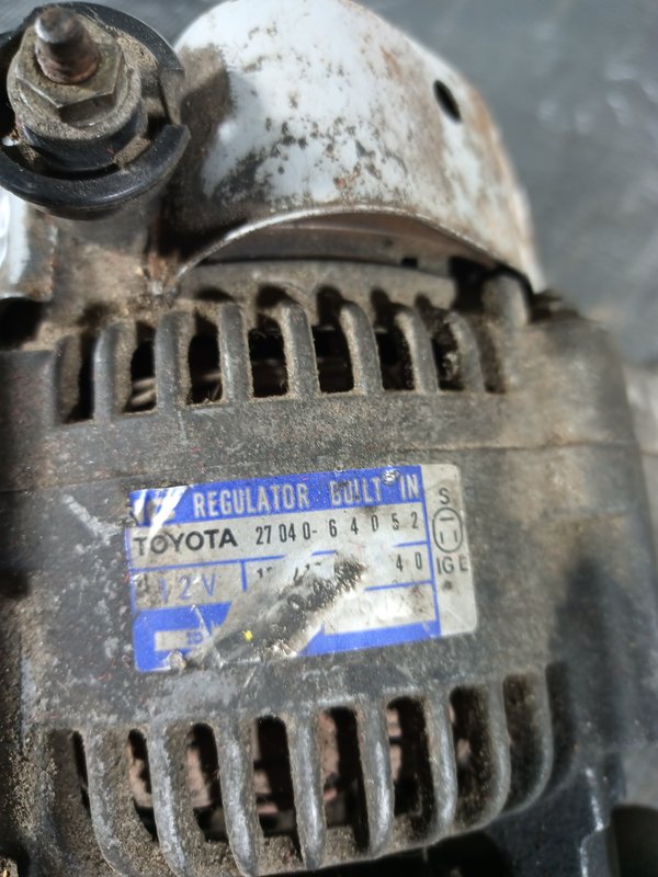 Alternador TOYOTA 2704064052