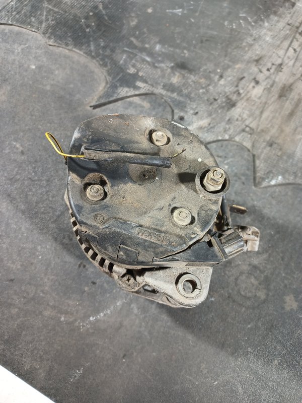 Alternador TOYOTA D40 2706002100