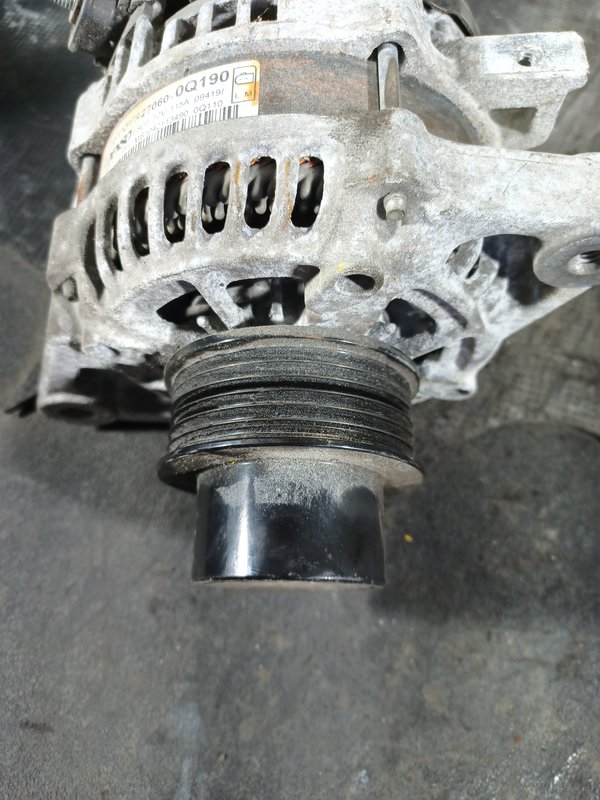 Alternador TOYOTA 1KR-FE 27060-0Q190