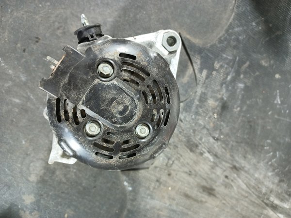 Alternador TOYOTA 1KR-FE 27060-0Q190