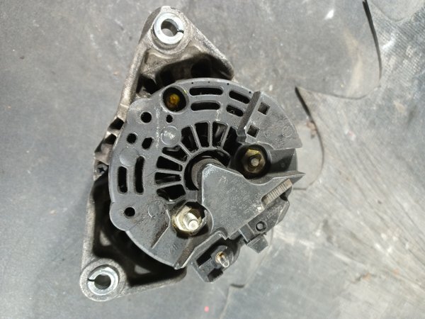 Alternador OPEL 2.0 DI / DTI 90561168