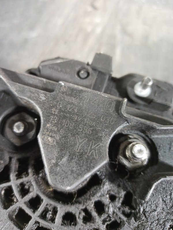 Alternador OPEL Y22DTR 13108596