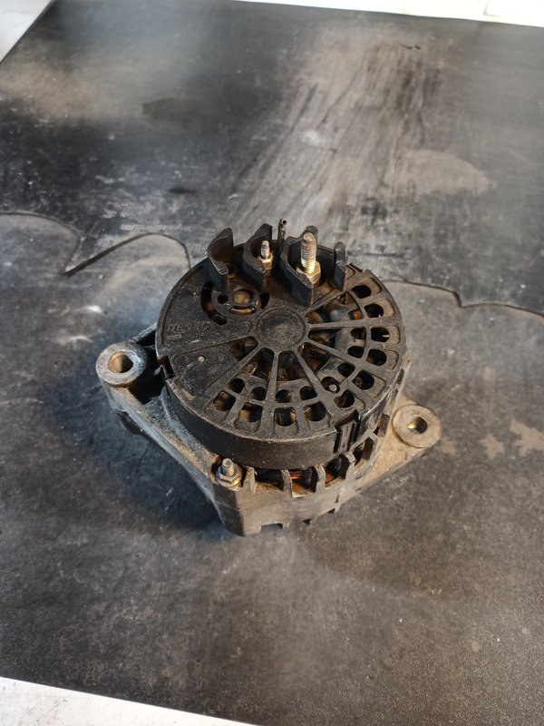 Alternador Grupo Fiat 1.9 CDTI YM13117340