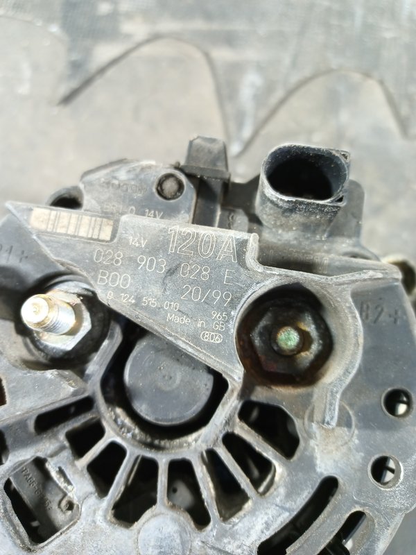 Alternador Grupo VAG MOTOR AXR 028903028E
