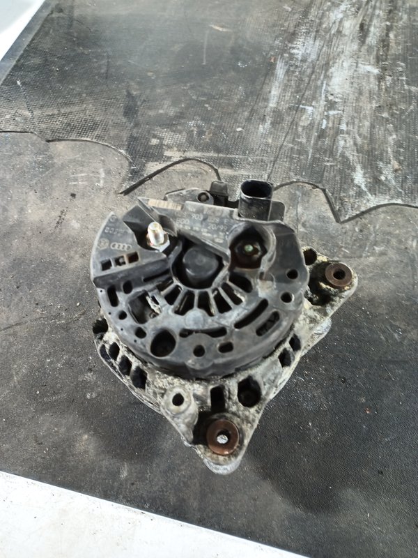Alternador Grupo VAG MOTOR AXR 028903028E