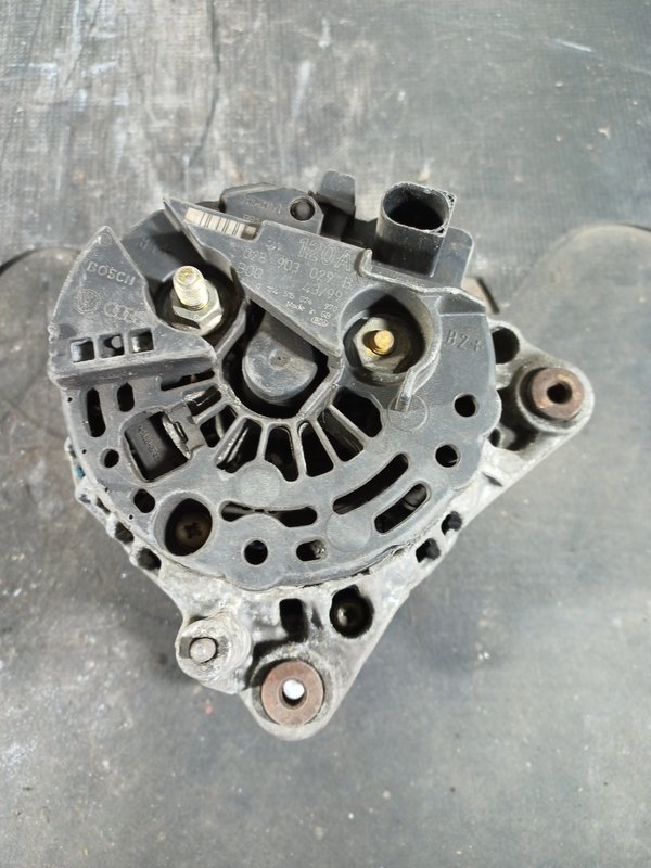 Alternador Grupo VAG 1.9 TDI MOTOR AVG 028903029B