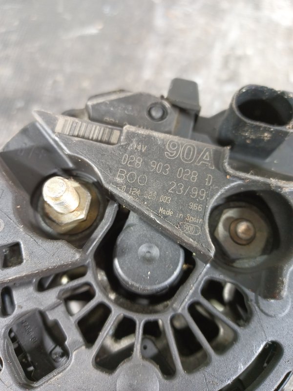 Alternador VW GOLF IV 028903028D