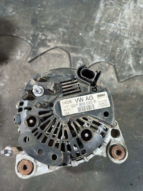 Alternador Grupo VAG MOTOR CFW 03P903023B