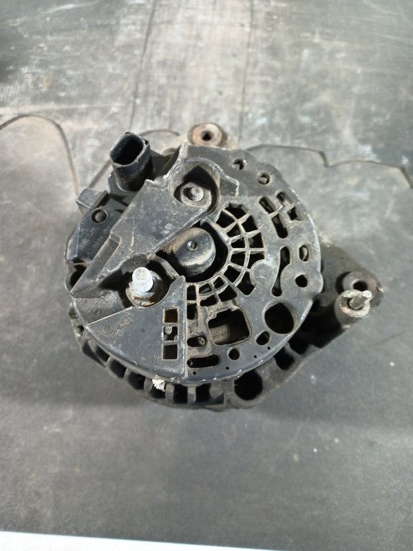Alternador Grupo VAG MOTOR ALH 038903018PX