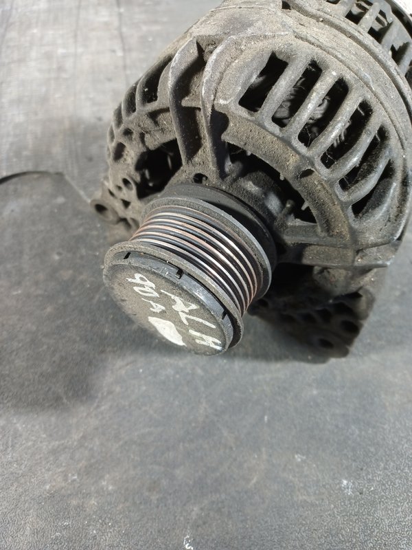 Alternador Grupo VAG MOTOR ALH 038903018PX