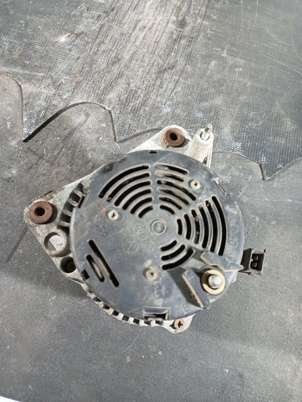Alternador Grupo VAG 1.6 (G) AUM 037903025C