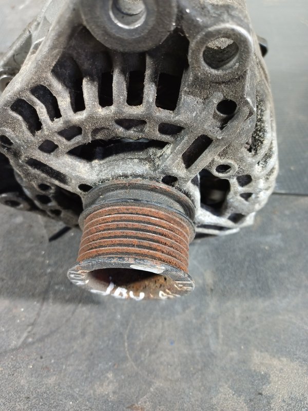 Alternador Grupo VAG 038903018RX