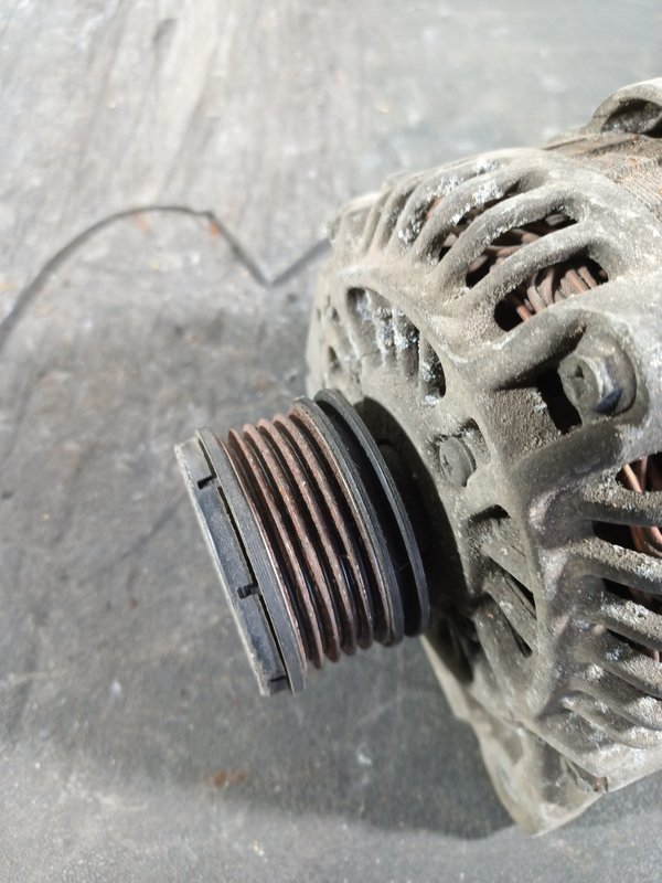 Alternador RENAULT 1.5 DCI 8200373636