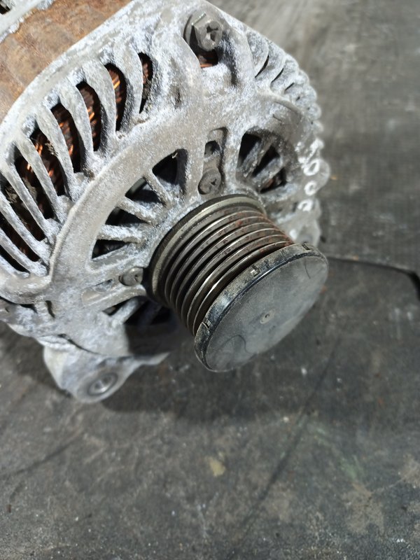 Alternador RENAULT 20DCI 8200960536