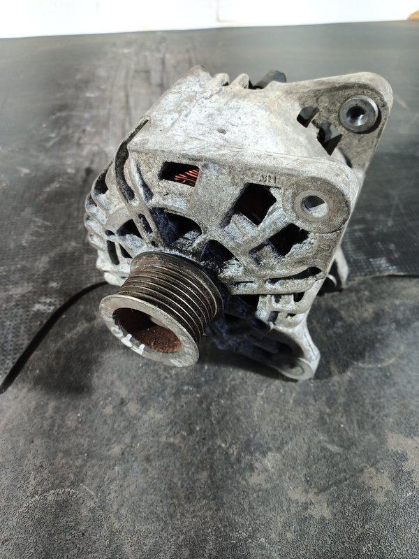 Alternador RENAULT 1.9 DCI 8200757870A