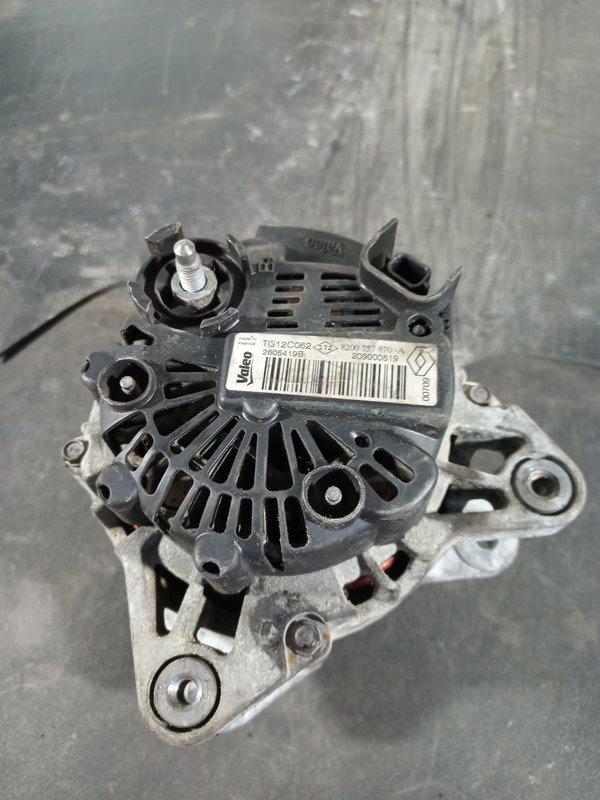 Alternador RENAULT 1.9 DCI 8200757870A