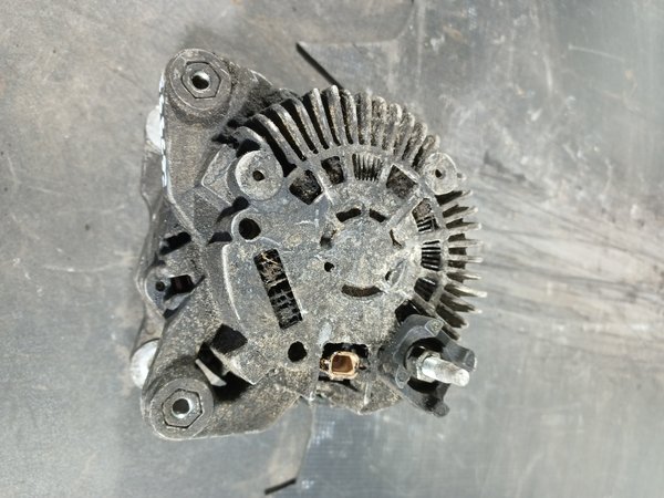 Alternador RENAULT 1.5 DCI 8200960533