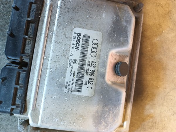 Centralina Motor VW 1.9 SDI 038906012C