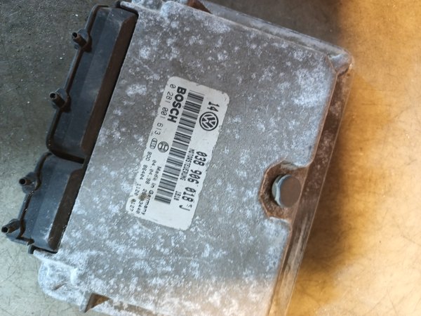 Centralina Motor VW 1.9 TDI 038906018J