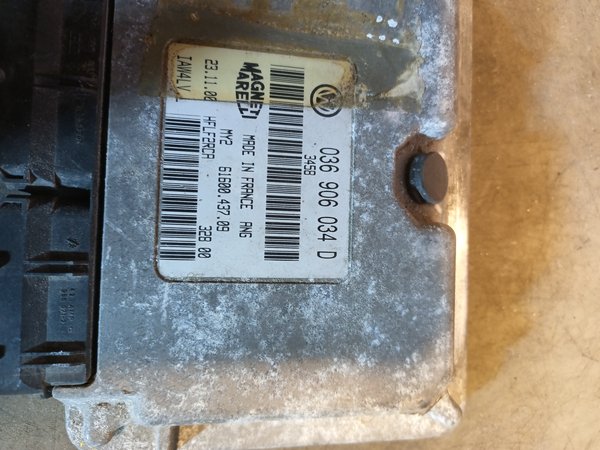 Centralina Motor VW POLO 9N 1.4i 036906034D