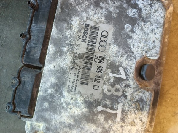 Centralina Motor VW 1.8 T 06A906018CJ
