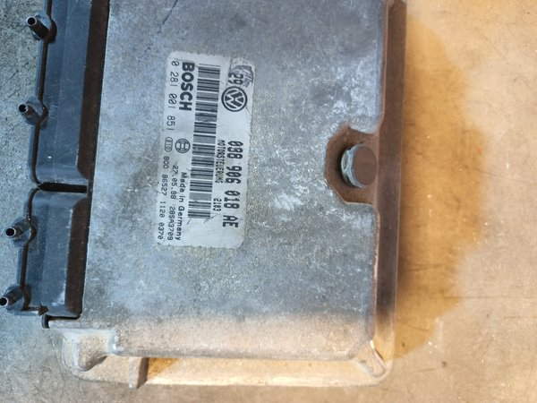 Centralina Motor VW 1.9 TDI 038906018AE