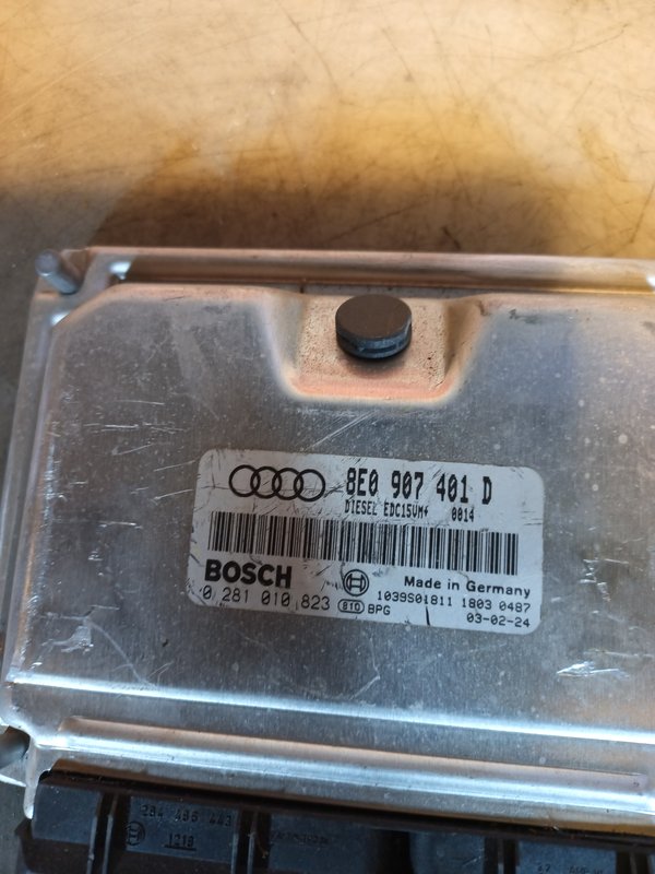 Centralina Motor VW 2.5 TDI 8E0907401D