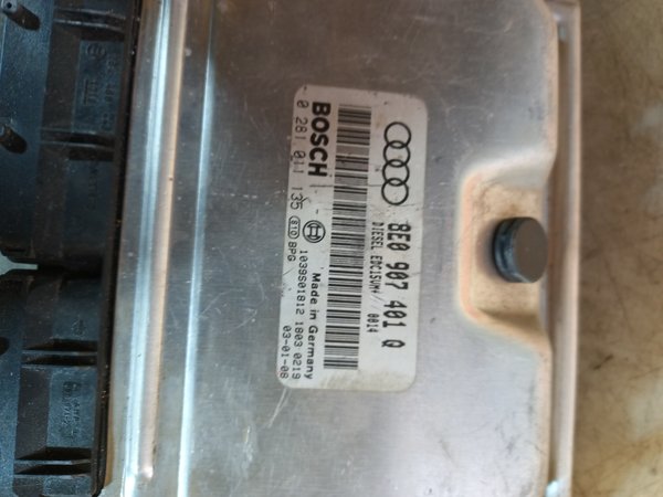 Centralina Motor VW 2.5 TDI 8E0907401Q