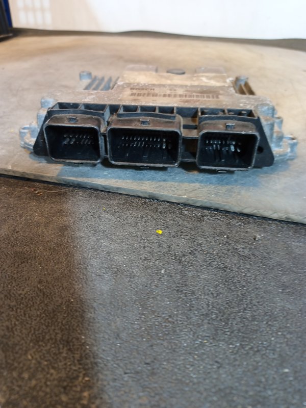 Centralina Motor RENAULT 1.9 DCI 82000310863