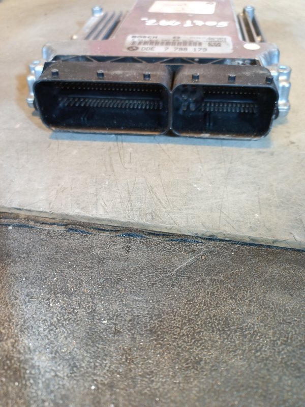 Centralina Motor BMW 20d 7798179