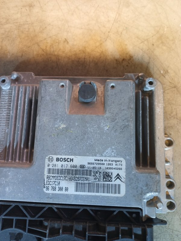 Centralina Motor GROUP PSA 9676830080